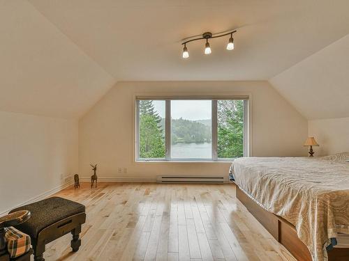 Master bedroom - 376 Ch. Birchwood, Saint-Sauveur, QC - Indoor Photo Showing Bedroom