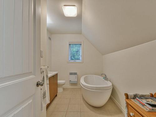 Bathroom - 376 Ch. Birchwood, Saint-Sauveur, QC - Indoor Photo Showing Bathroom