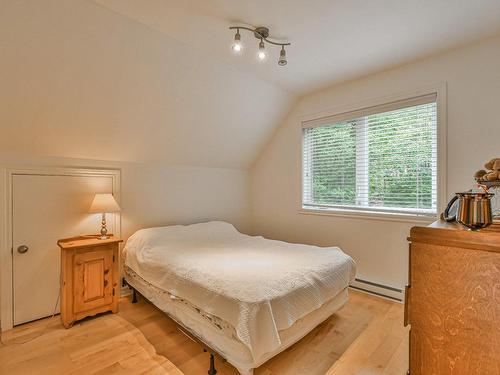 Bedroom - 376 Ch. Birchwood, Saint-Sauveur, QC - Indoor Photo Showing Bedroom