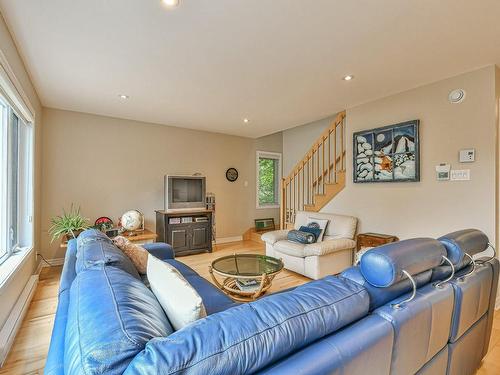 Living room - 376 Ch. Birchwood, Saint-Sauveur, QC - Indoor Photo Showing Living Room