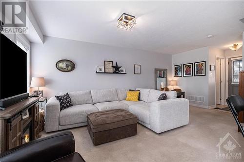 162 Soleil Avenue, Ottawa, ON - Indoor Photo Showing Living Room