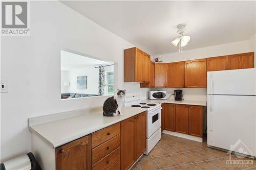 2424 Falcon Avenue, Ottawa, ON - Indoor Photo Showing Kitchen