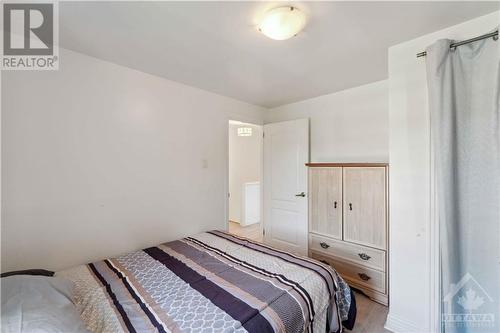 2424 Falcon Avenue, Ottawa, ON - Indoor Photo Showing Bedroom