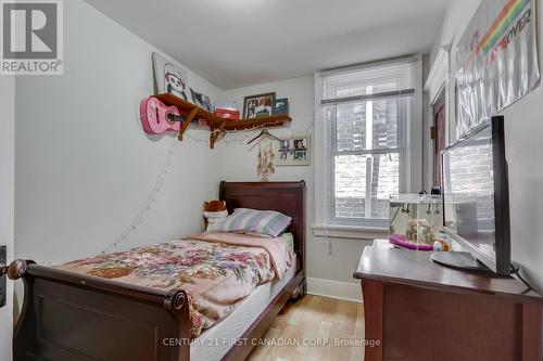 514 Elizabeth Street, London, ON - Indoor Photo Showing Bedroom