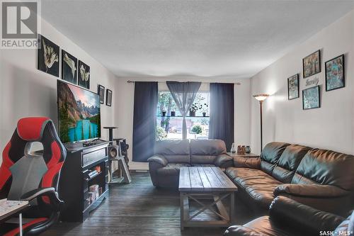 1526 Oxford Street, Regina, SK - Indoor Photo Showing Living Room