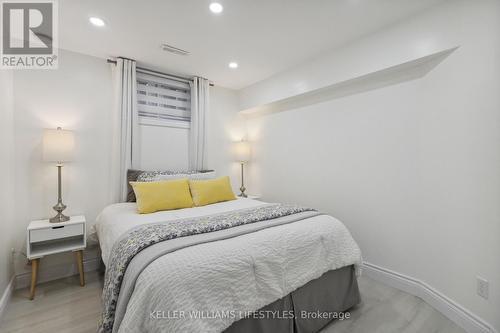 1841 Rollingacres Drive, London, ON - Indoor Photo Showing Bedroom