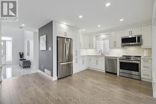 1841 Rollingacres Drive, London, ON - Indoor Photo Showing Kitchen With Upgraded Kitchen