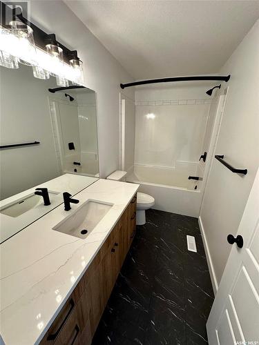 1203 Camden Gardens, White City, SK - Indoor Photo Showing Bathroom