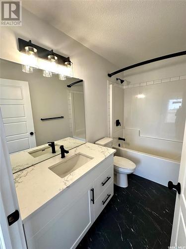 1127 Camden Gardens, White City, SK - Indoor Photo Showing Bathroom