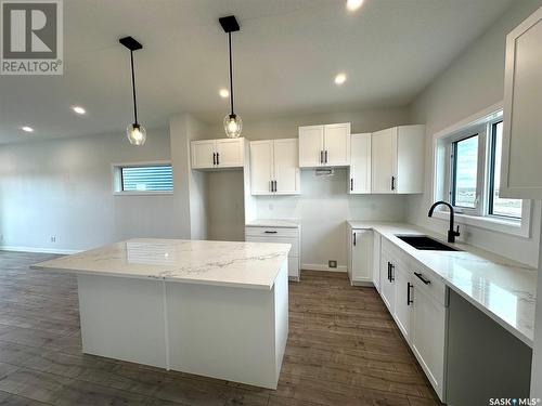 1127 Camden Gardens, White City, SK - Indoor Photo Showing Kitchen With Double Sink