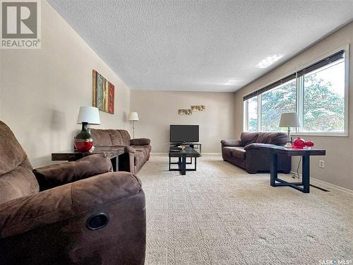 530 3Rd Avenue, Esterhazy, SK - Indoor Photo Showing Living Room