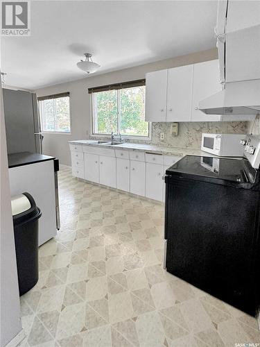 530 3Rd Avenue, Esterhazy, SK - Indoor Photo Showing Kitchen