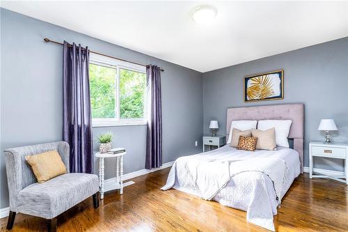 28 East 23Rd Street, Hamilton, ON - Indoor Photo Showing Bedroom