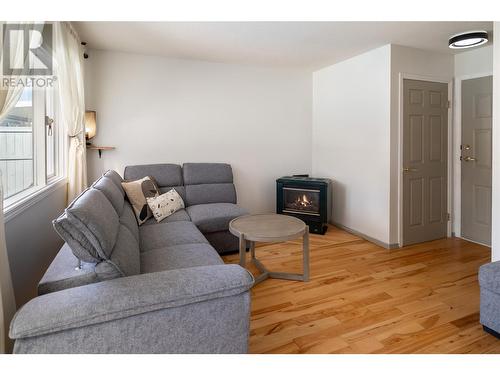 4452 Lakeshore Road, Kelowna, BC - Indoor Photo Showing Other Room