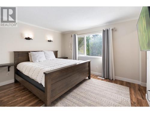 4452 Lakeshore Road, Kelowna, BC - Indoor Photo Showing Bedroom