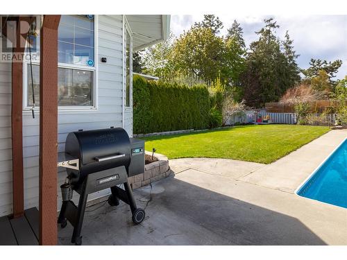 4452 Lakeshore Road, Kelowna, BC - Outdoor With In Ground Pool