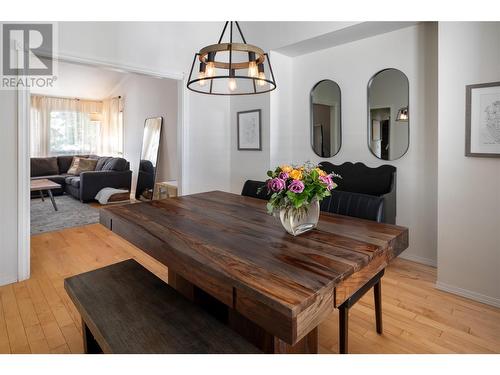 4452 Lakeshore Road, Kelowna, BC - Indoor Photo Showing Dining Room