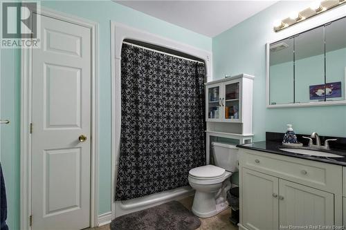 4 Fairview Drive, Salisbury, NB - Indoor Photo Showing Bathroom