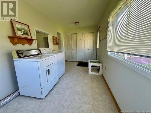 32 Dutch Point Road, Hampton, NB - Indoor Photo Showing Laundry Room