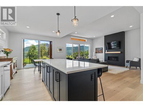 2302 Lakeview Drive Lot# 43, Blind Bay, BC - Indoor Photo Showing Kitchen With Upgraded Kitchen