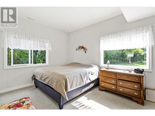 2422 Eagle Bay Road, Blind Bay, BC - Indoor Photo Showing Bedroom