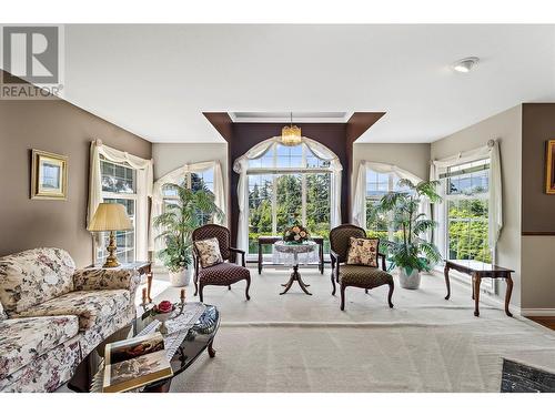 2422 Eagle Bay Road, Blind Bay, BC - Indoor Photo Showing Living Room