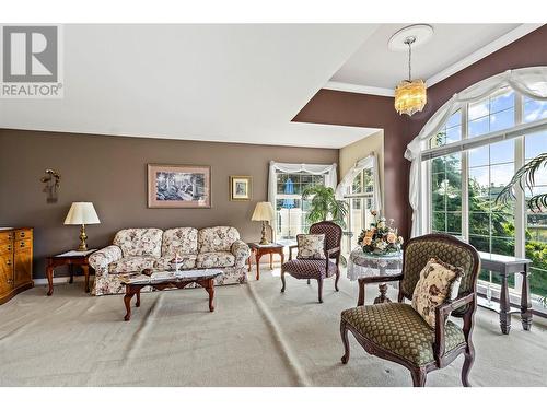 2422 Eagle Bay Road, Blind Bay, BC - Indoor Photo Showing Living Room