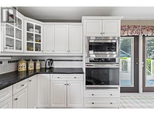 2422 Eagle Bay Road, Blind Bay, BC - Indoor Photo Showing Kitchen