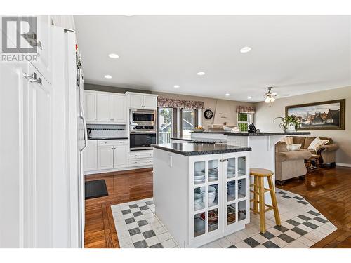 2422 Eagle Bay Road, Blind Bay, BC - Indoor Photo Showing Kitchen