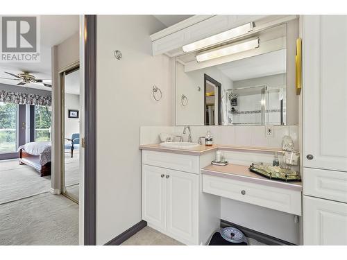 2422 Eagle Bay Road, Blind Bay, BC - Indoor Photo Showing Bathroom