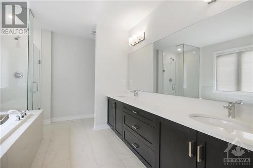 Primary ensuite - 127 Alamo Street, Ottawa, ON - Indoor Photo Showing Bathroom