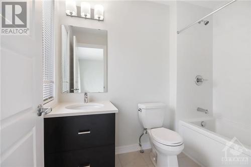 Bedroom 2 ensuite - 127 Alamo Street, Ottawa, ON - Indoor Photo Showing Bathroom