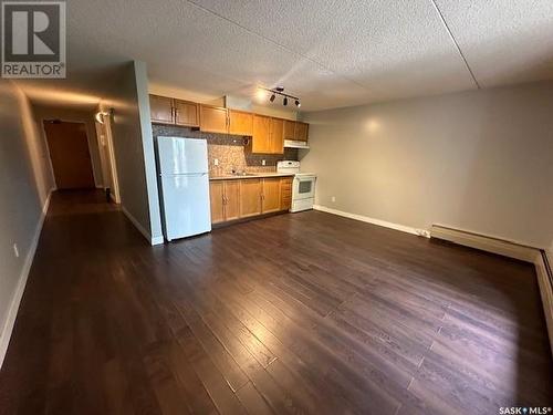 212 2125 Osler Street, Regina, SK - Indoor Photo Showing Kitchen