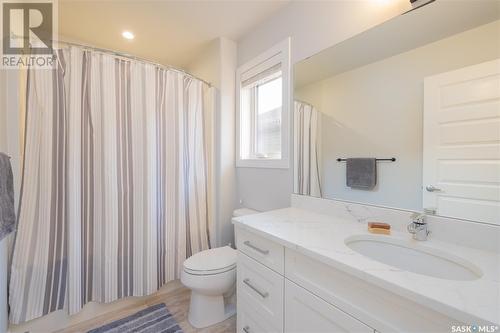 418 Burgess Way, Saskatoon, SK - Indoor Photo Showing Bathroom