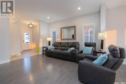 418 Burgess Way, Saskatoon, SK - Indoor Photo Showing Living Room