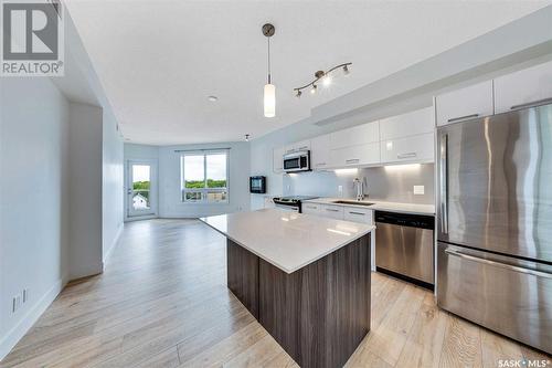 405 404 C Avenue S, Saskatoon, SK - Indoor Photo Showing Kitchen With Upgraded Kitchen