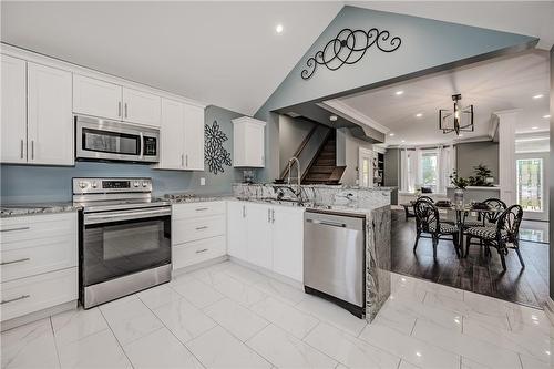 73 Ferrie Street E, Hamilton, ON - Indoor Photo Showing Kitchen