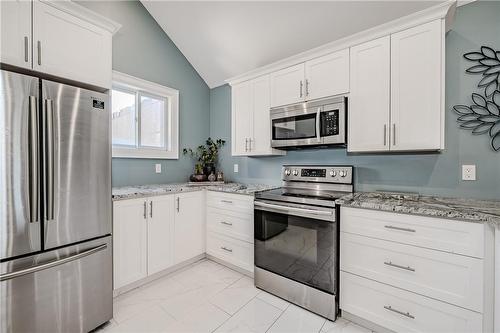 73 Ferrie Street E, Hamilton, ON - Indoor Photo Showing Kitchen