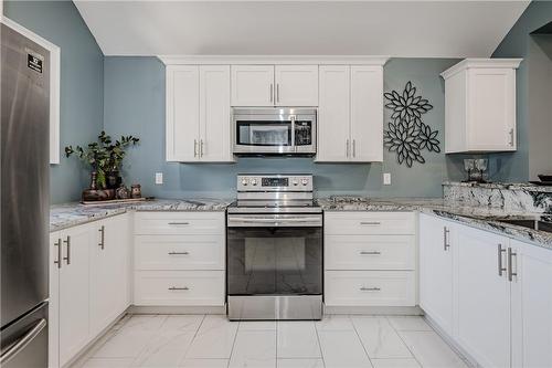 73 Ferrie Street E, Hamilton, ON - Indoor Photo Showing Kitchen With Upgraded Kitchen