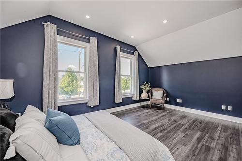 73 Ferrie Street E, Hamilton, ON - Indoor Photo Showing Bedroom