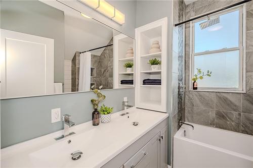 73 Ferrie Street E, Hamilton, ON - Indoor Photo Showing Bathroom