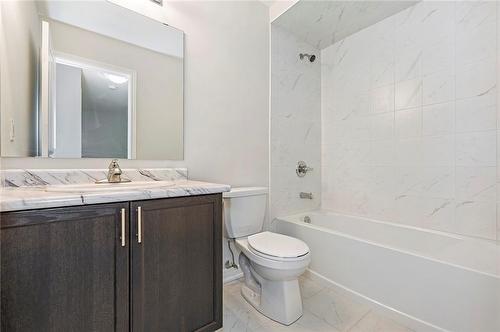 417 East 16Th Street, Hamilton, ON - Indoor Photo Showing Bathroom