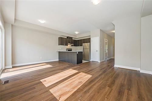 417 East 16Th Street, Hamilton, ON - Indoor Photo Showing Kitchen