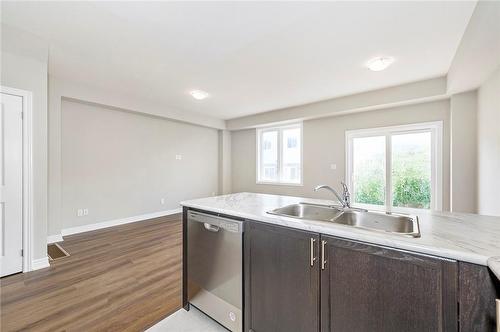 417 East 16Th Street, Hamilton, ON - Indoor Photo Showing Kitchen With Double Sink