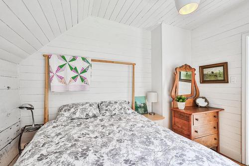 1787 County 26 Road, Brighton, ON - Indoor Photo Showing Bedroom