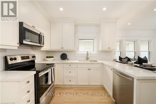 3 Marren Street, St. Catharines, ON - Indoor Photo Showing Kitchen