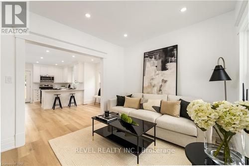 3 Marren Street, St. Catharines, ON - Indoor Photo Showing Living Room