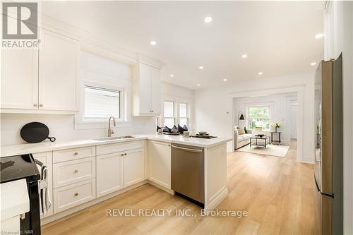 3 Marren Street, St. Catharines, ON - Indoor Photo Showing Kitchen