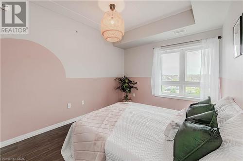 35 Kingsbury Square Square Unit# 313, Guelph, ON - Indoor Photo Showing Bedroom