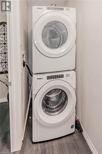 35 Kingsbury Square Square Unit# 313, Guelph, ON - Indoor Photo Showing Laundry Room